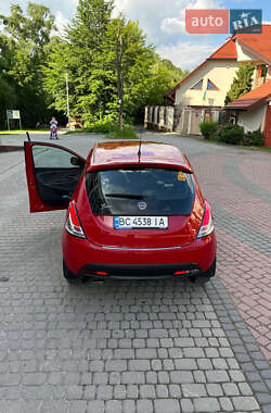 Хэтчбек Lancia Ypsilon 2014 в 