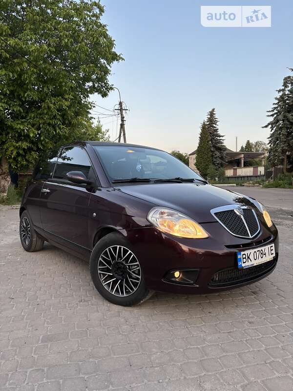 Хетчбек Lancia Ypsilon 2008 в Рівному