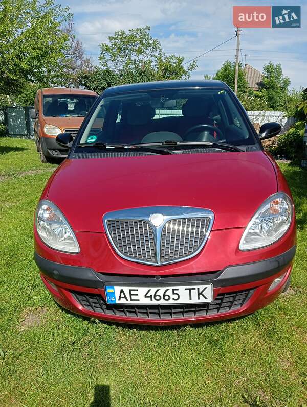 Купе Lancia Ypsilon 2006 в Киеве
