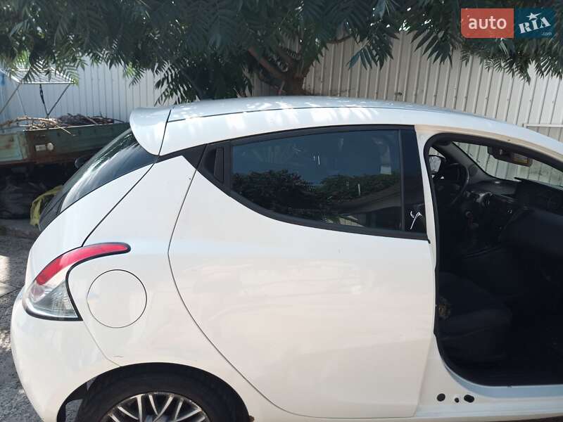 Седан Lancia Ypsilon 2012 в Борисполе