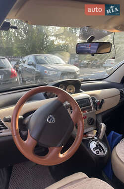 Хэтчбек Lancia Ypsilon 2008 в 