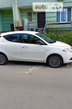 Хетчбек Lancia Ypsilon 2013 в Києві