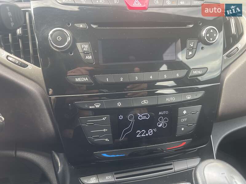 Хэтчбек Lancia Ypsilon 2012 в Ужгороде