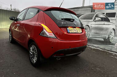 Хетчбек Lancia Ypsilon 2013 в Краматорську