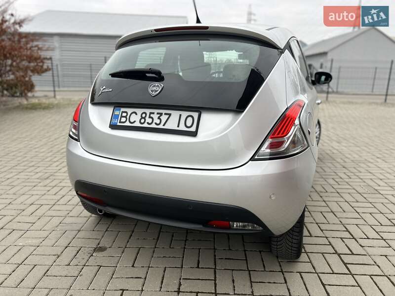 Хетчбек Lancia Ypsilon 2015 в Львові фото 7 Хетчбек Lancia Ypsilon 2015 в Львові