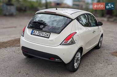 Хэтчбек Lancia Ypsilon 2013 в 