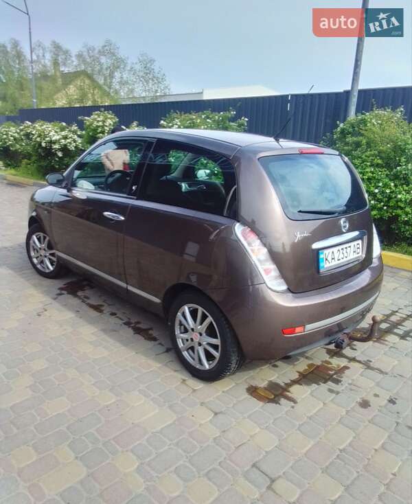 Хэтчбек Lancia Ypsilon 2009 в Киеве