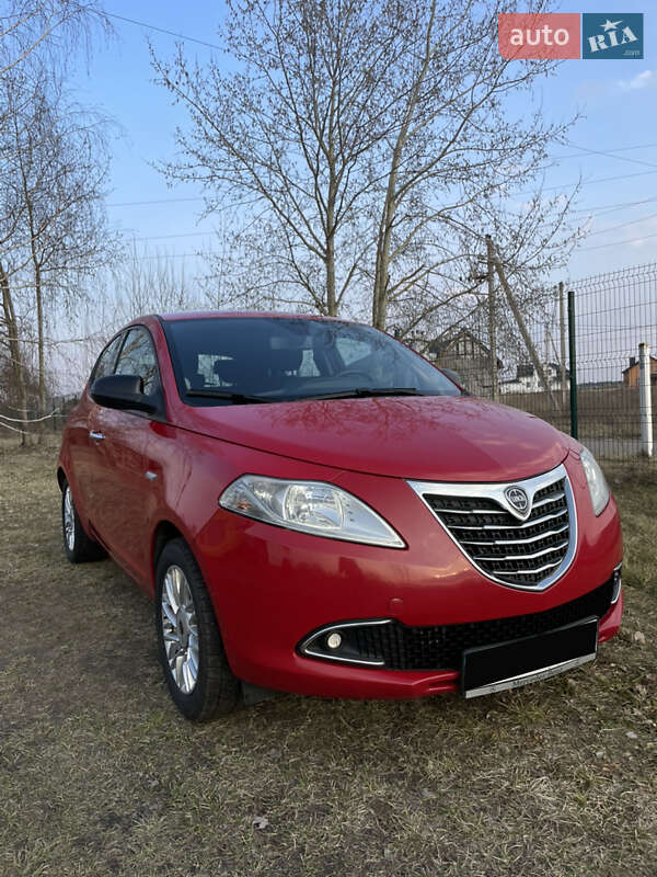 Хэтчбек Lancia Ypsilon 2013 в Ровно