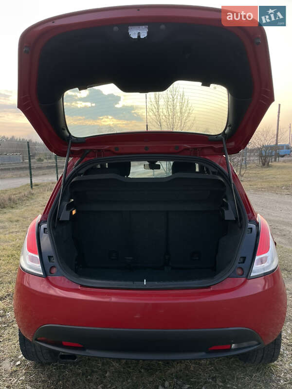 Хэтчбек Lancia Ypsilon 2013 в Ровно