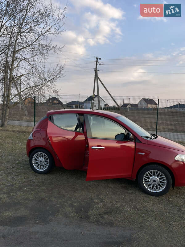 Хэтчбек Lancia Ypsilon 2013 в Ровно