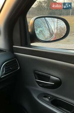 Хетчбек Lancia Ypsilon 2013 в 