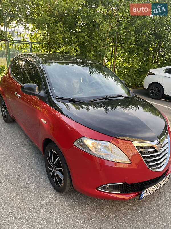 Хэтчбек Lancia Ypsilon 2012 в Харькове