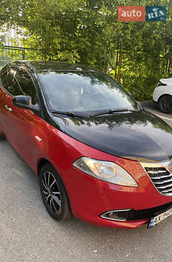 Хэтчбек Lancia Ypsilon 2012 в 