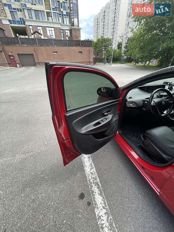 Хэтчбек Lancia Ypsilon 2012 в Харькове