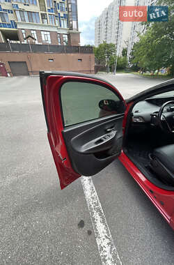 Хэтчбек Lancia Ypsilon 2012 в 