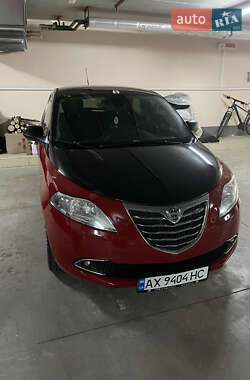 Хэтчбек Lancia Ypsilon 2012 в 