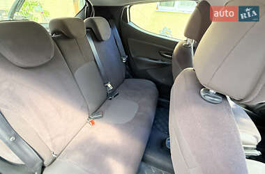 Хетчбек Lancia Ypsilon 2012 в 
