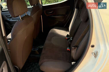 Хэтчбек Lancia Ypsilon 2012 в 