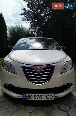 Хэтчбек Lancia Ypsilon 2012 в Ровно