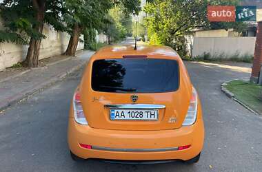 Хэтчбек Lancia Ypsilon 2008 в 