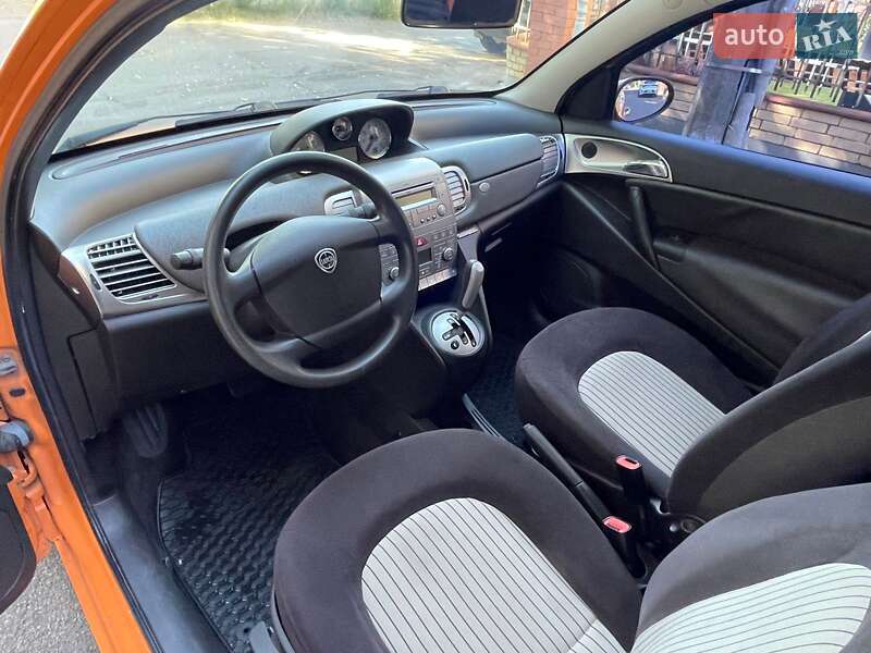 Хэтчбек Lancia Ypsilon 2008 в Киеве фото 21 Хэтчбек Lancia Ypsilon 2008 в Киеве