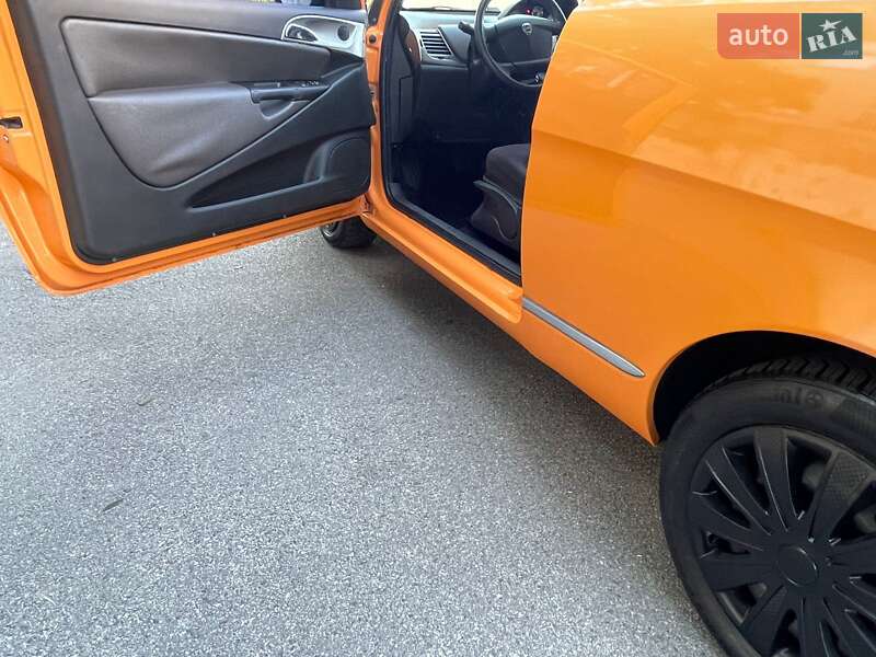 Хэтчбек Lancia Ypsilon 2008 в Киеве фото 24 Хэтчбек Lancia Ypsilon 2008 в Киеве