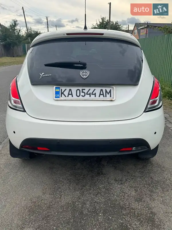 Lancia Ypsilon 2012
