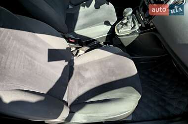 Хетчбек Lancia Ypsilon 2013 в 