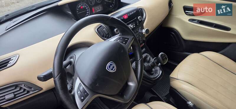 Хетчбек Lancia Ypsilon 2012 в Дубні фото 17 Хетчбек Lancia Ypsilon 2012 в Дубні