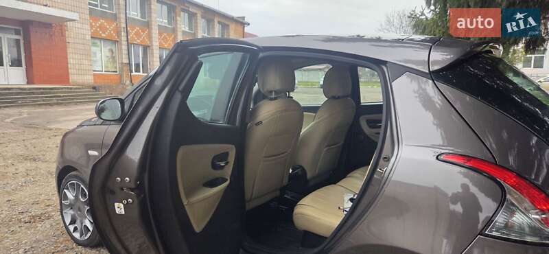 Хетчбек Lancia Ypsilon 2012 в Дубні фото 3 Хетчбек Lancia Ypsilon 2012 в Дубні