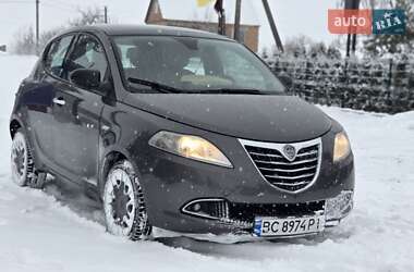 Хэтчбек Lancia Ypsilon 2012 в Дубно