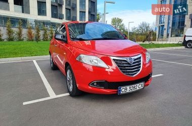 Хэтчбек Lancia Ypsilon 2012 в Киеве