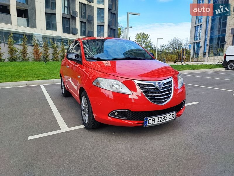 Lancia Ypsilon 2012