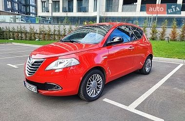 Хэтчбек Lancia Ypsilon 2012 в Киеве