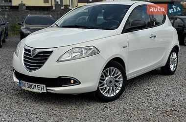 Хетчбек Lancia Ypsilon 2013 в Хмельницькому
