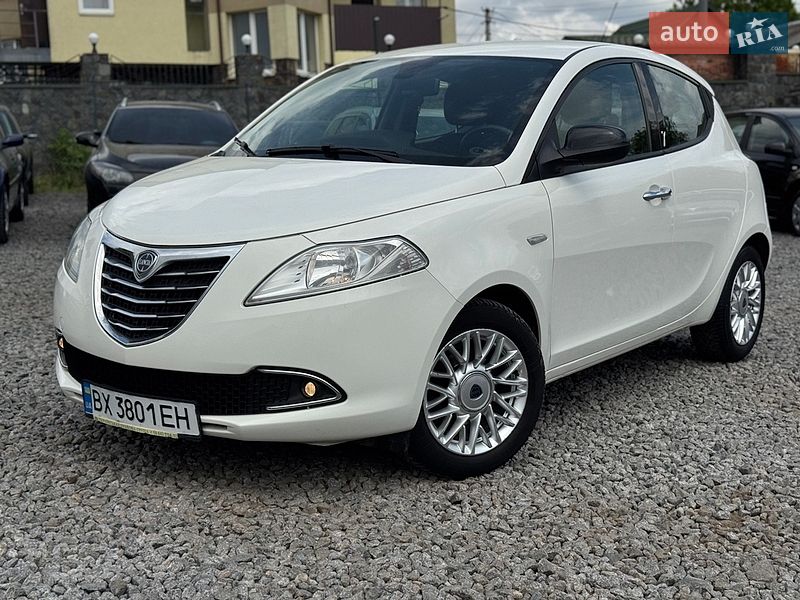 2013 Lancia Ypsilon, VIN ZLA31200005118607:plate — фото 1 (autoria)