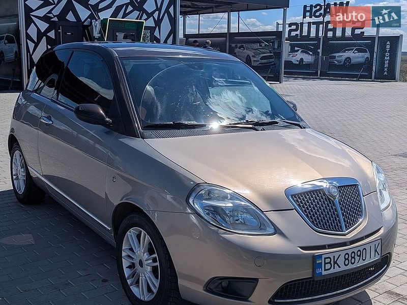 Хэтчбек Lancia Ypsilon 2008 в Дубно