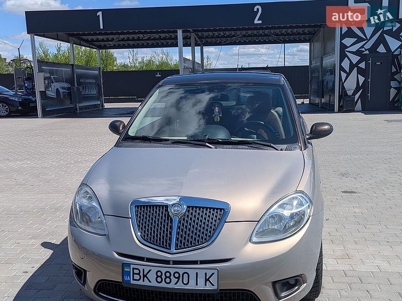 Хэтчбек Lancia Ypsilon 2008 в Дубно