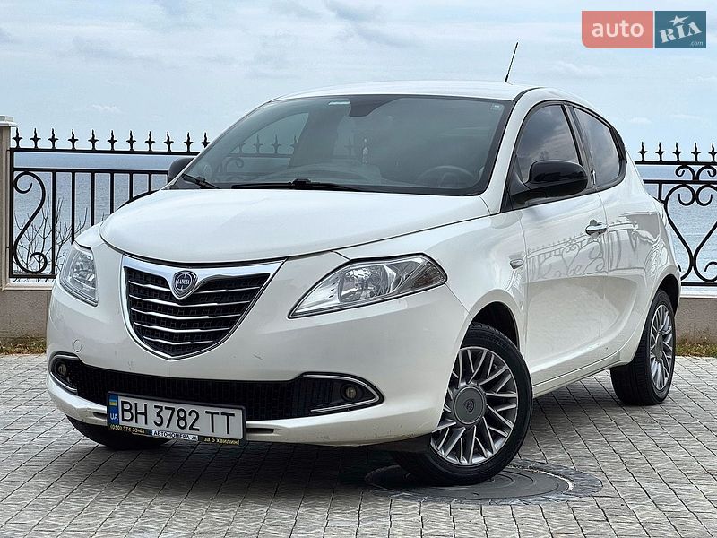 Хэтчбек Lancia Ypsilon 2013 в Одессе