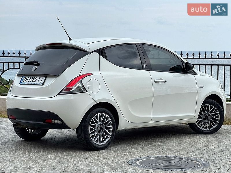 Хэтчбек Lancia Ypsilon 2013 в Одессе