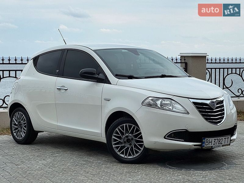 Хэтчбек Lancia Ypsilon 2013 в Одессе