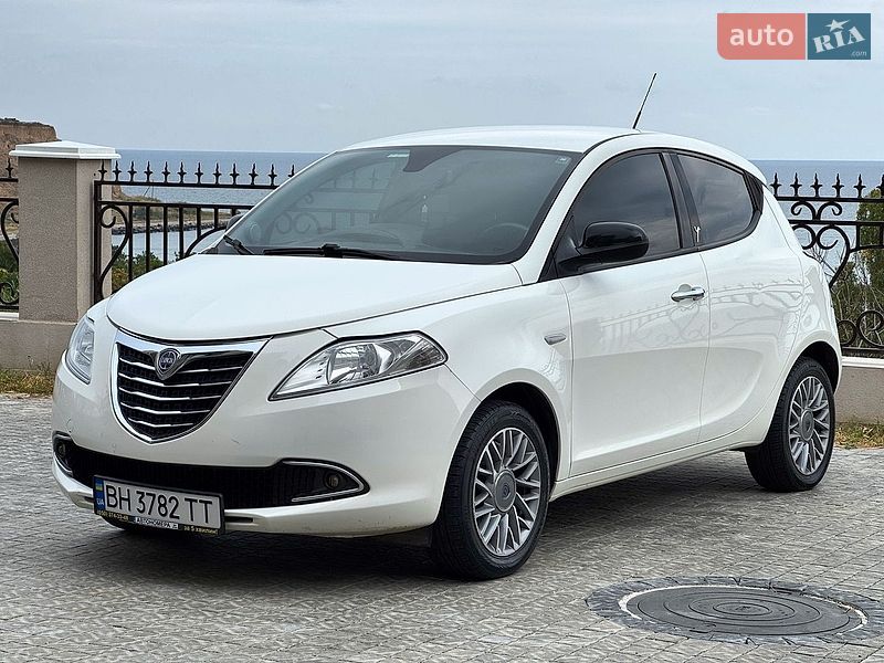 Хэтчбек Lancia Ypsilon 2013 в Одессе
