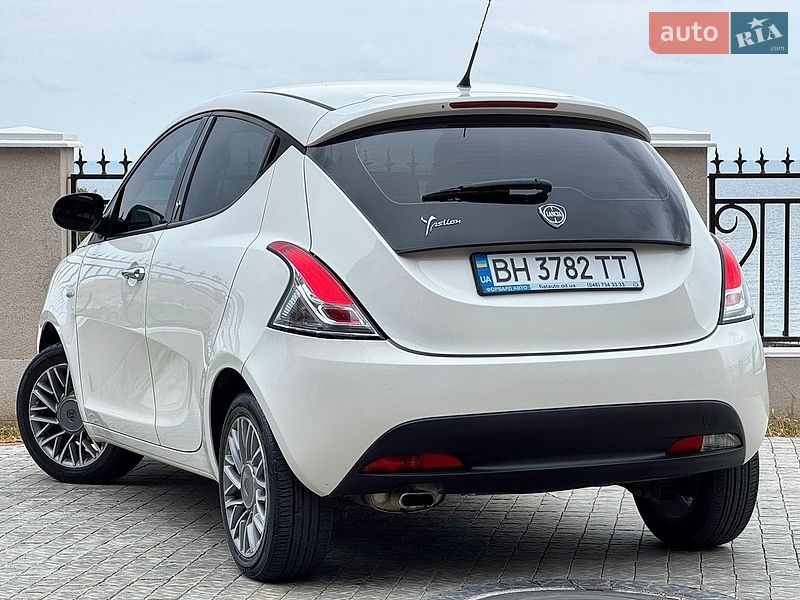 Хэтчбек Lancia Ypsilon 2013 в Одессе