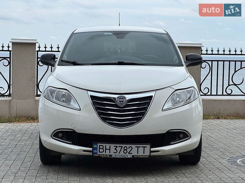 Хэтчбек Lancia Ypsilon 2013 в Одессе
