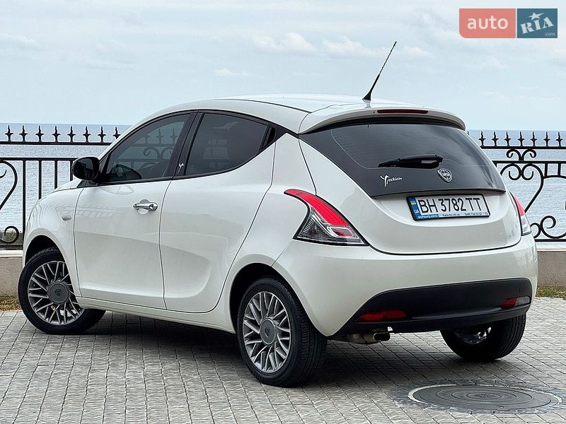 Хэтчбек Lancia Ypsilon 2013 в Одессе
