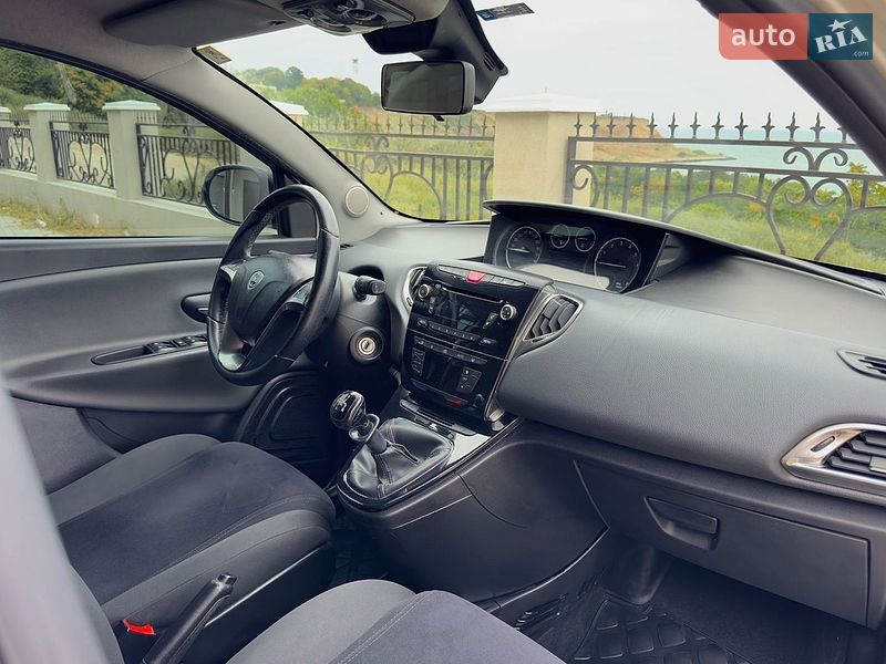 Хэтчбек Lancia Ypsilon 2013 в Одессе