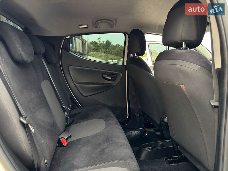 Хэтчбек Lancia Ypsilon 2013 в Одессе