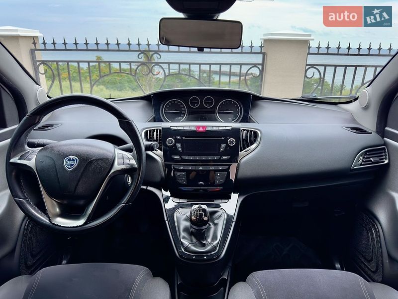 Хэтчбек Lancia Ypsilon 2013 в Одессе