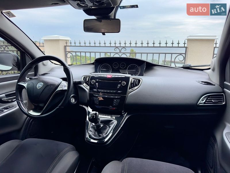 Хэтчбек Lancia Ypsilon 2013 в Одессе