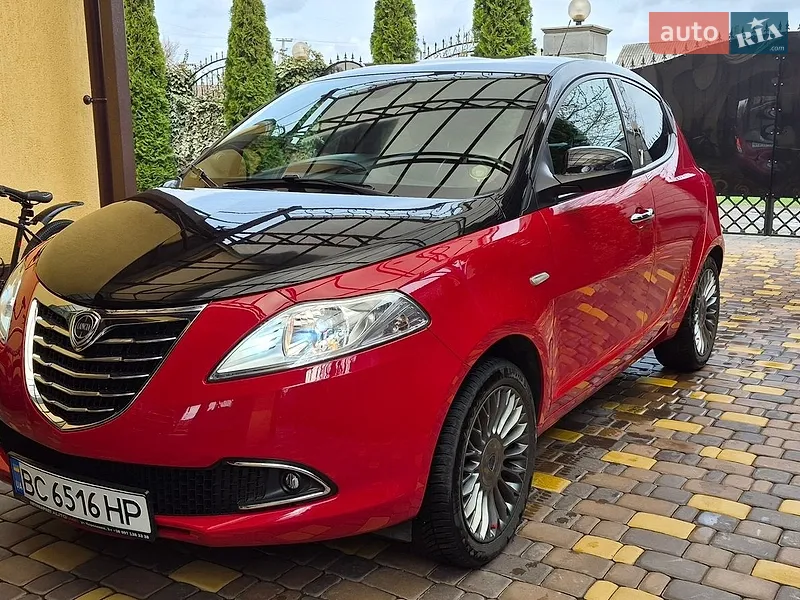 Lancia Ypsilon 2012